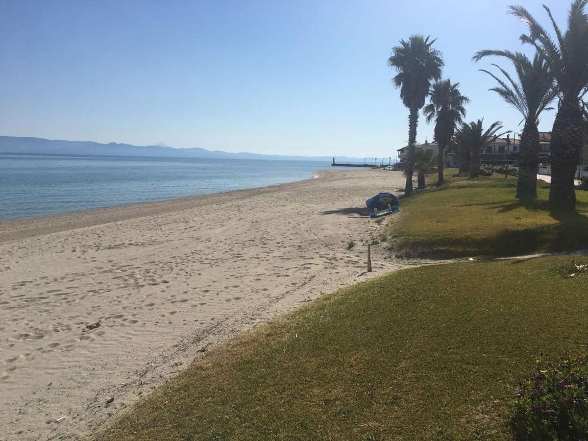 Beach Front Apartment In Pefkochori Eksteriør bilde