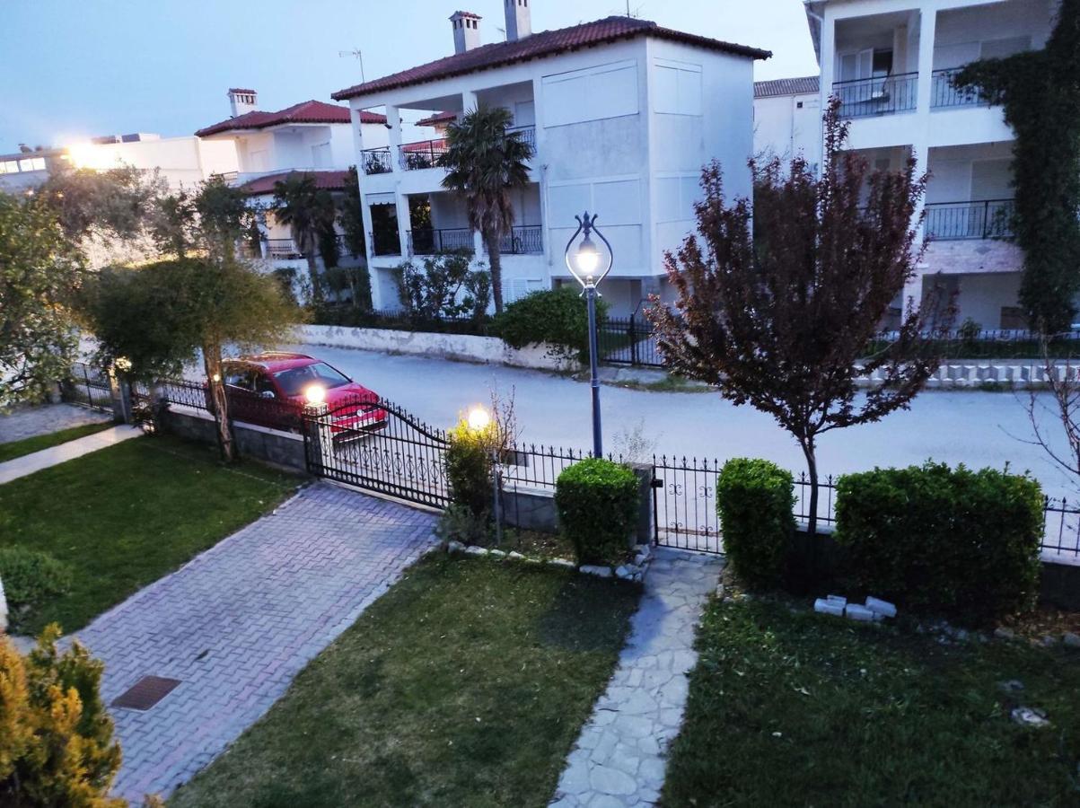 Beach Front Apartment In Pefkochori Eksteriør bilde