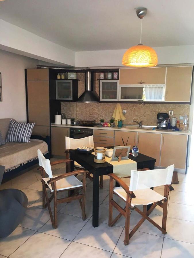Beach Front Apartment In Pefkochori Eksteriør bilde