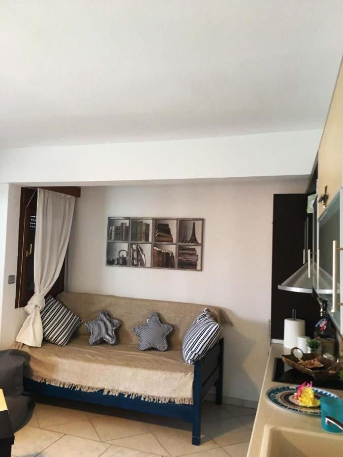 Beach Front Apartment In Pefkochori Eksteriør bilde